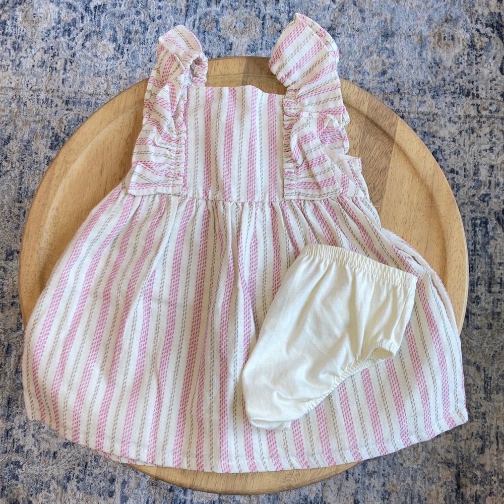 #86. 🆕 NWOT - Carter’s - Baby Girls Striped Ruffle Dress with Bloomers